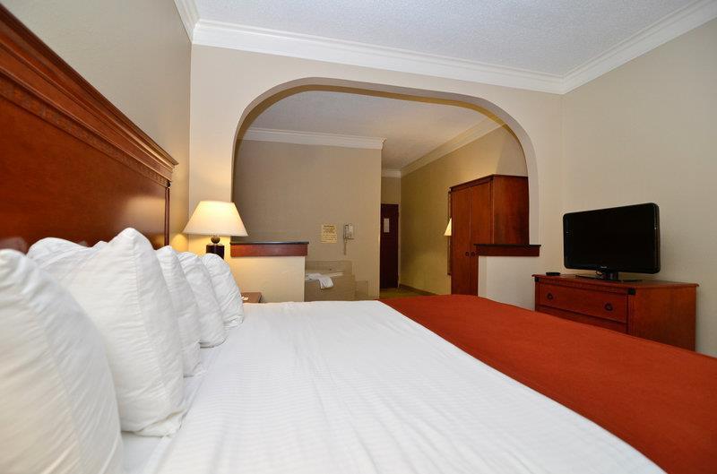 Baymont By Wyndham Madisonville Habitación foto
